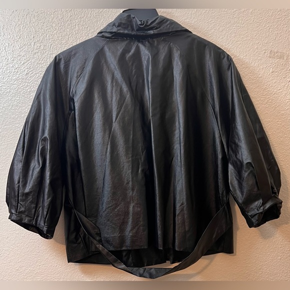 NWOT MIXIT Cropped Jacket Faux Leather with 3/4 Pleated Sleeve and Short Belt - Picture 2 of 9
